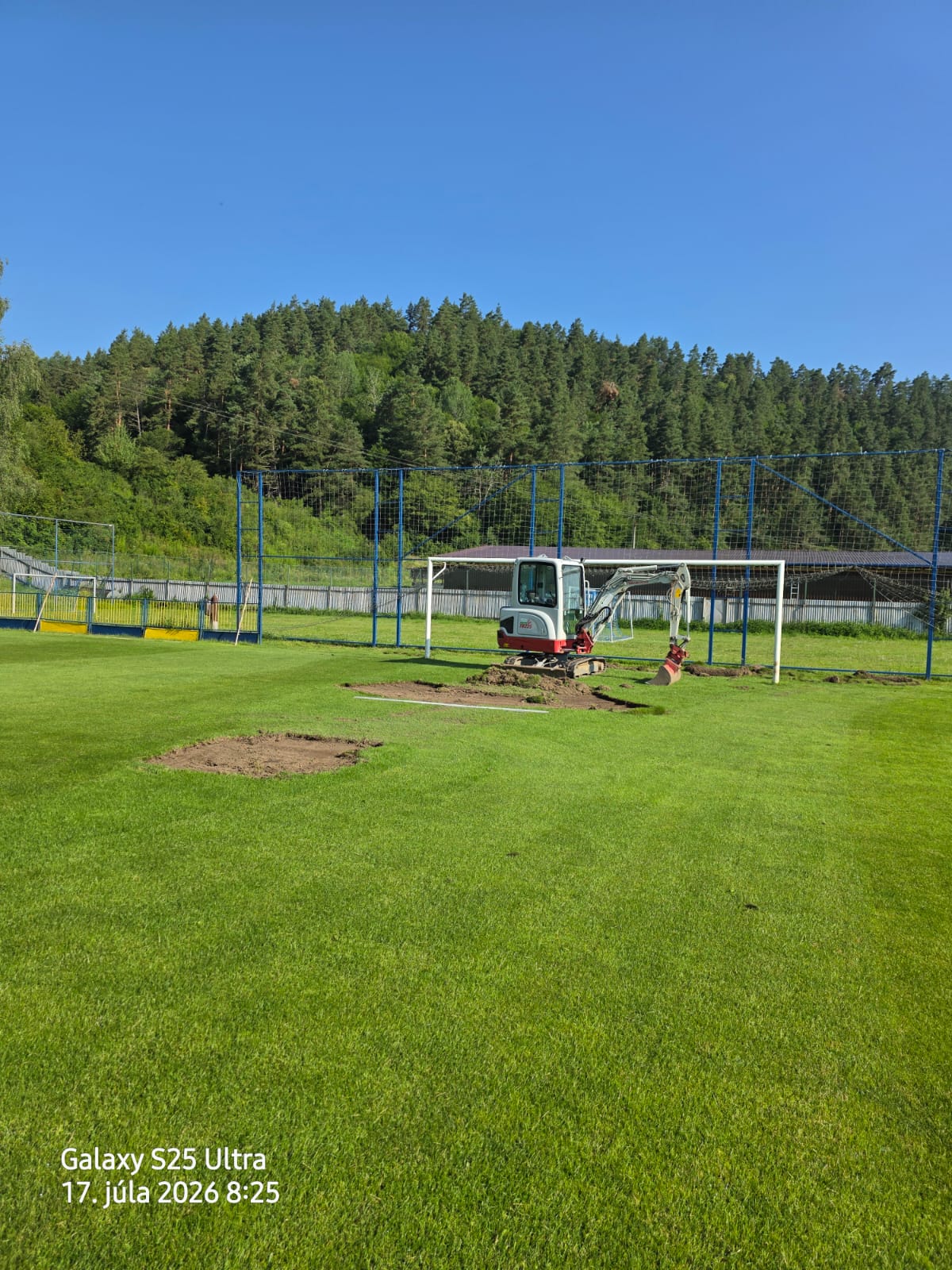 Úprava hracej plochy FK - foto 3